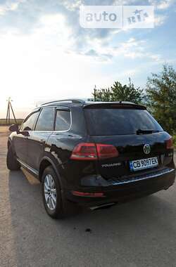 Внедорожник / Кроссовер Volkswagen Touareg 2011 в Нежине