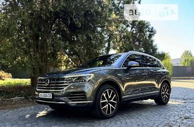 Внедорожник / Кроссовер Volkswagen Touareg 2022 в Киеве