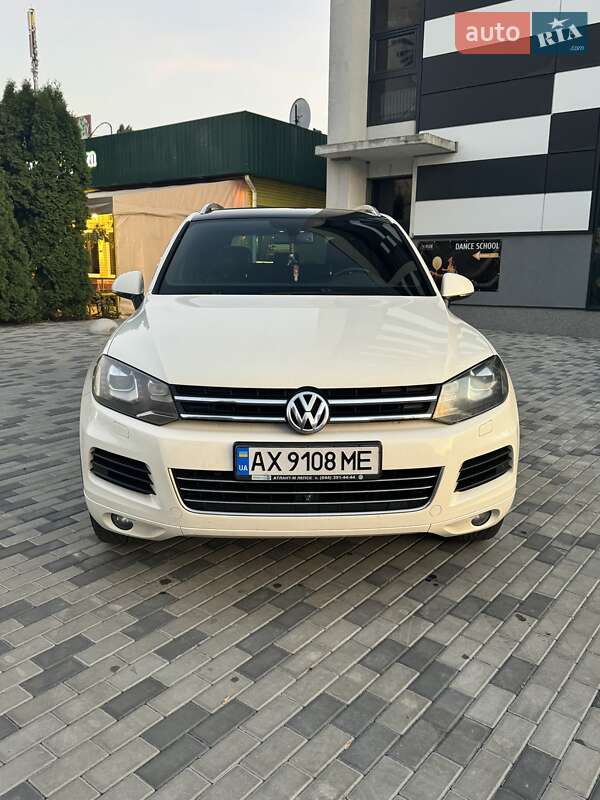 Внедорожник / Кроссовер Volkswagen Touareg 2011 в Киеве фото 3 Внедорожник / Кроссовер Volkswagen Touareg 2011 в Киеве