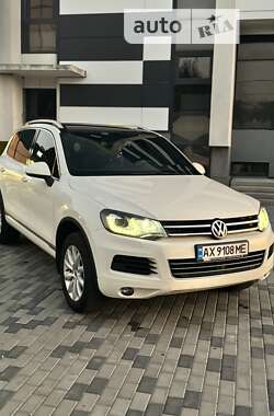 Внедорожник / Кроссовер Volkswagen Touareg 2011 в Харькове