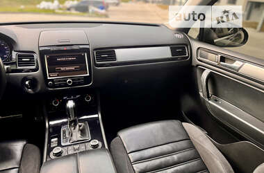 Внедорожник / Кроссовер Volkswagen Touareg 2013 в Львове