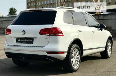 Позашляховик / Кросовер Volkswagen Touareg 2015 в Києві