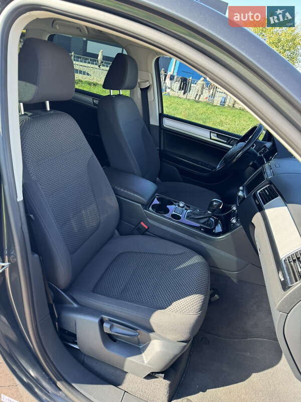 Позашляховик / Кросовер Volkswagen Touareg 2015 в Калуші фото 15 Позашляховик / Кросовер Volkswagen Touareg 2015 в Калуші