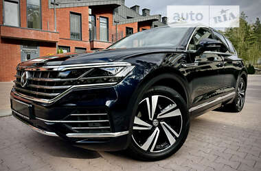 Позашляховик / Кросовер Volkswagen Touareg 2020 в Києві