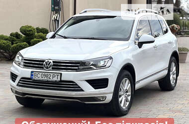 Позашляховик / Кросовер Volkswagen Touareg 2016 в Стрию