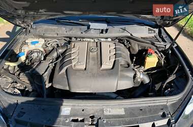 Внедорожник / Кроссовер Volkswagen Touareg 2012 в 