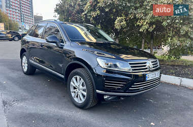 Внедорожник / Кроссовер Volkswagen Touareg 2015 в Киеве