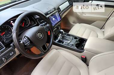 Внедорожник / Кроссовер Volkswagen Touareg 2010 в Киеве