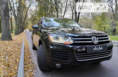 Позашляховик / Кросовер Volkswagen Touareg 2010 в Києві