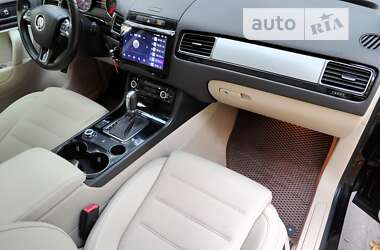 Внедорожник / Кроссовер Volkswagen Touareg 2010 в Киеве