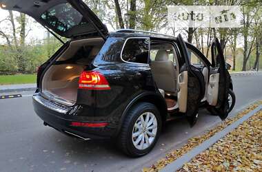 Внедорожник / Кроссовер Volkswagen Touareg 2010 в Киеве