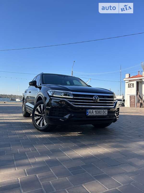 Внедорожник / Кроссовер Volkswagen Touareg 2020 в Николаеве