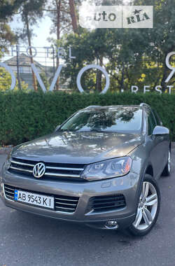 Внедорожник / Кроссовер Volkswagen Touareg 2013 в Киеве