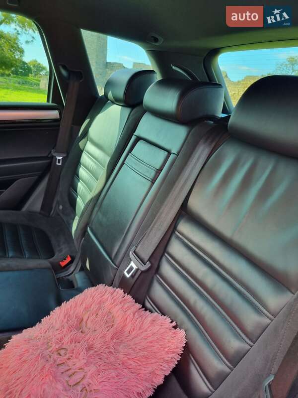 Внедорожник / Кроссовер Volkswagen Touareg 2015 в Белгороде-Днестровском