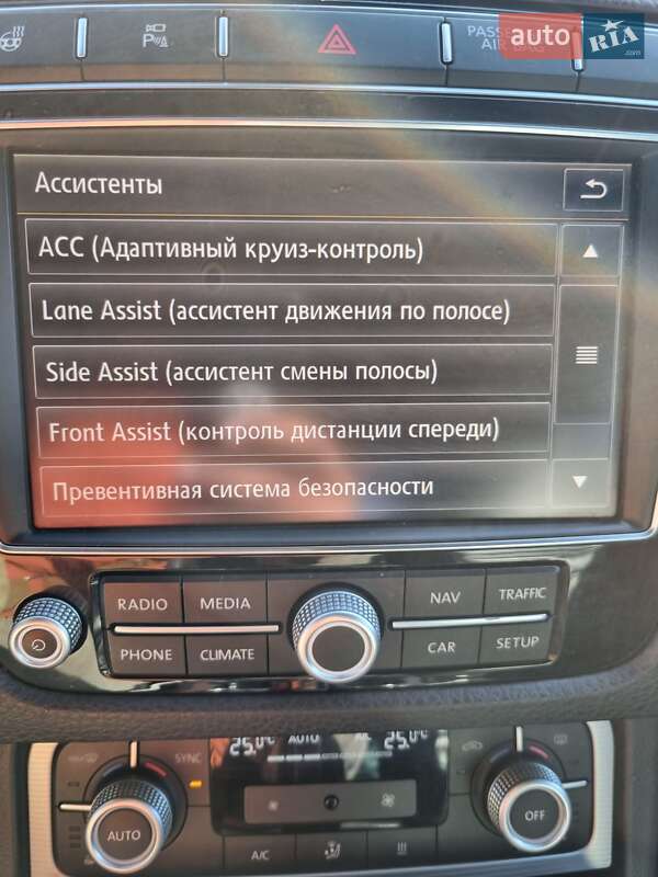 Внедорожник / Кроссовер Volkswagen Touareg 2015 в Белгороде-Днестровском