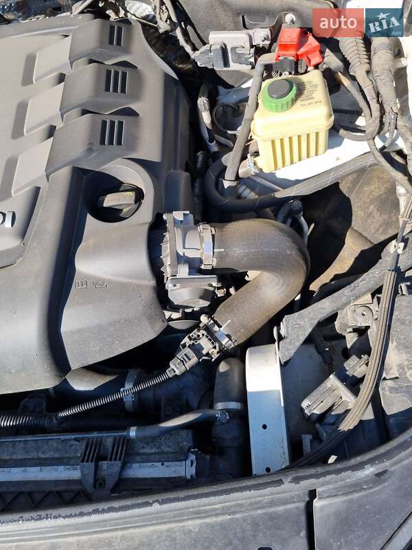 Внедорожник / Кроссовер Volkswagen Touareg 2015 в Белгороде-Днестровском