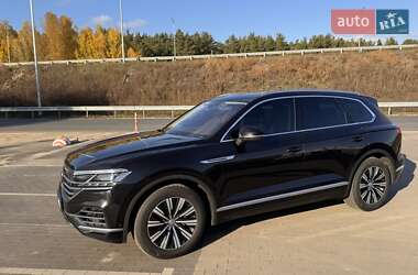 Позашляховик / Кросовер Volkswagen Touareg 2018 в Броварах