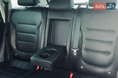 Внедорожник / Кроссовер Volkswagen Touareg 2014 в Киеве