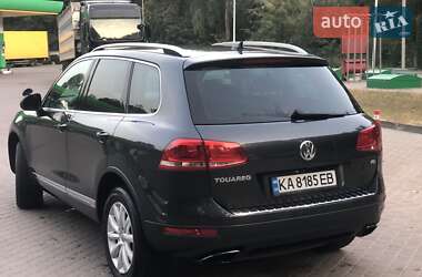 Внедорожник / Кроссовер Volkswagen Touareg 2010 в Киеве