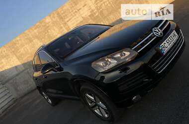 Внедорожник / Кроссовер Volkswagen Touareg 2013 в Львове