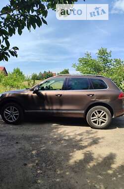 Позашляховик / Кросовер Volkswagen Touareg 2012 в Львові