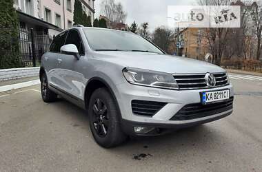 Внедорожник / Кроссовер Volkswagen Touareg 2016 в Киеве