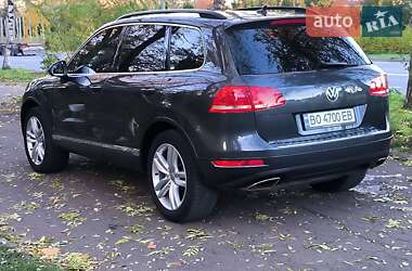 Позашляховик / Кросовер Volkswagen Touareg 2013 в Чернівцях