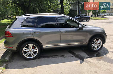 Позашляховик / Кросовер Volkswagen Touareg 2011 в Львові