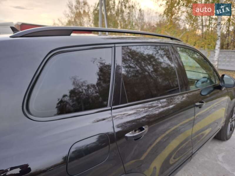 Внедорожник / Кроссовер Volkswagen Touareg 2014 в Киеве