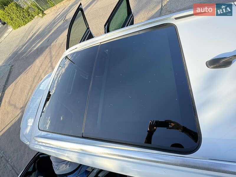 Позашляховик / Кросовер Volkswagen Touareg 2013 в Чернівцях