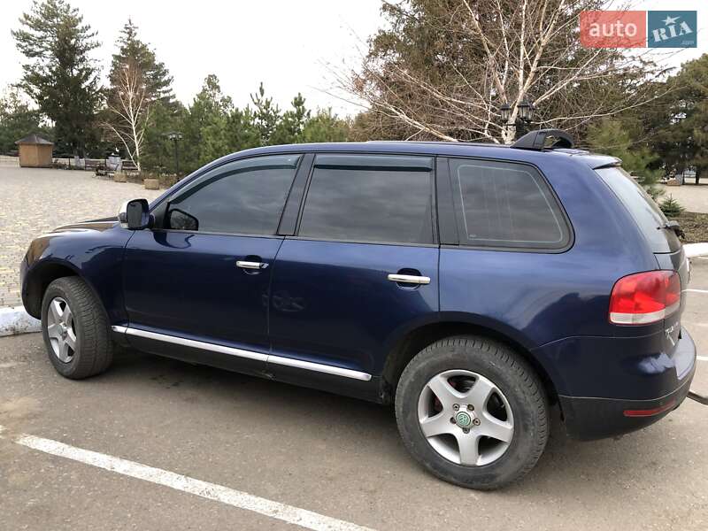Внедорожник / Кроссовер Volkswagen Touareg 2004 в Болграде