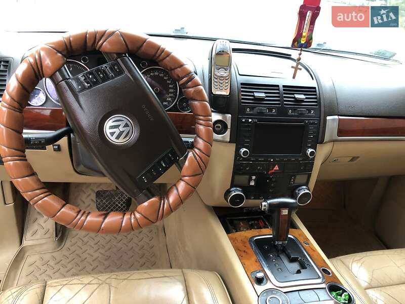 Внедорожник / Кроссовер Volkswagen Touareg 2004 в Болграде