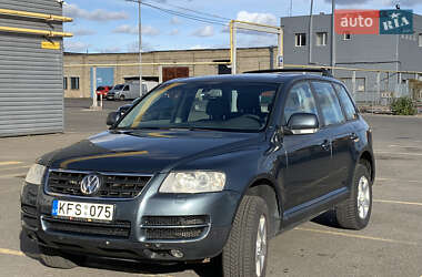 Позашляховик / Кросовер Volkswagen Touareg 2005 в Києві