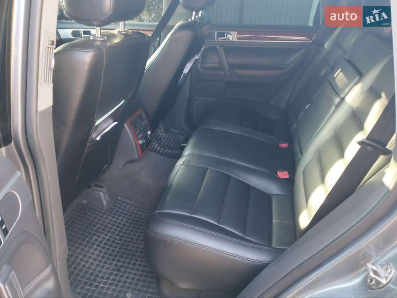 Внедорожник / Кроссовер Volkswagen Touareg 2005 в Киеве