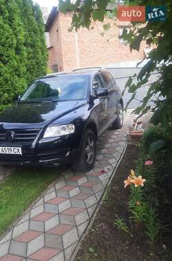 Внедорожник / Кроссовер Volkswagen Touareg 2005 в Черновцах