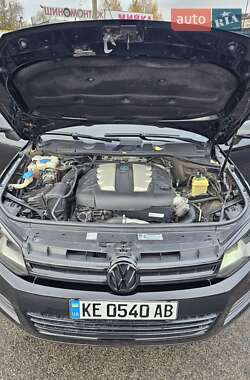 Позашляховик / Кросовер Volkswagen Touareg 2011 в 