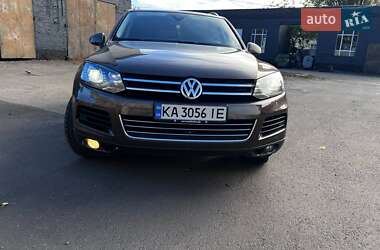 Внедорожник / Кроссовер Volkswagen Touareg 2013 в Киеве