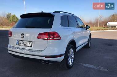 Внедорожник / Кроссовер Volkswagen Touareg 2015 в Радивилове