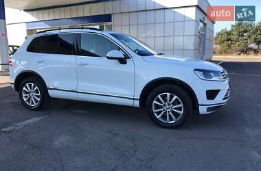 Внедорожник / Кроссовер Volkswagen Touareg 2015 в Радивилове