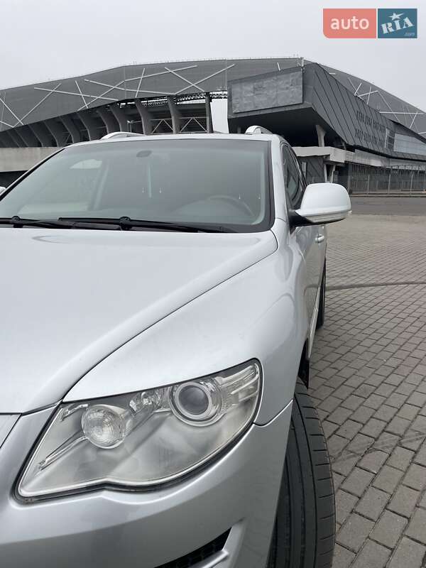 Позашляховик / Кросовер Volkswagen Touareg 2008 в Львові