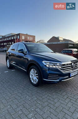 Внедорожник / Кроссовер Volkswagen Touareg 2018 в Львове