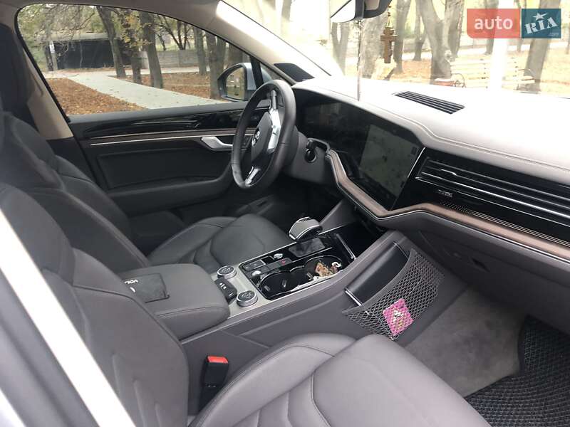 Внедорожник / Кроссовер Volkswagen Touareg 2019 в Знаменке фото 11 Внедорожник / Кроссовер Volkswagen Touareg 2019 в Знаменке