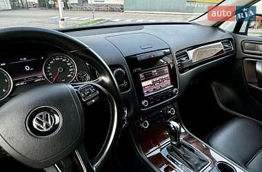 Позашляховик / Кросовер Volkswagen Touareg 2012 в Запоріжжі