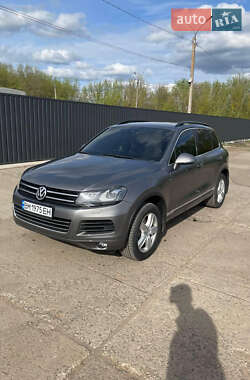 Внедорожник / Кроссовер Volkswagen Touareg 2013 в Киеве