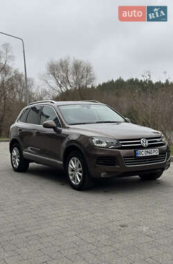 Позашляховик / Кросовер Volkswagen Touareg 2011 в Новояворівську