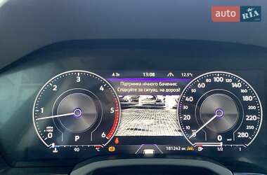 Внедорожник / Кроссовер Volkswagen Touareg 2018 в 
