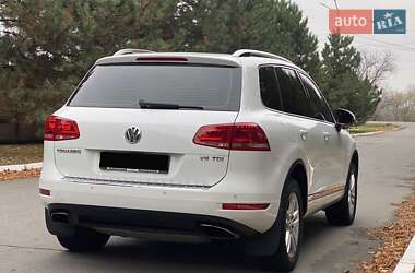 Внедорожник / Кроссовер Volkswagen Touareg 2012 в Днепре