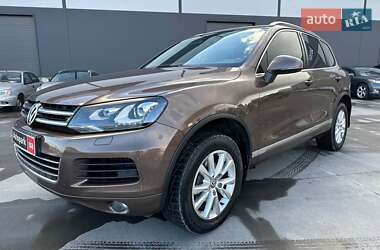 Внедорожник / Кроссовер Volkswagen Touareg 2012 в Львове