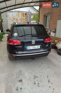 Внедорожник / Кроссовер Volkswagen Touareg 2015 в 