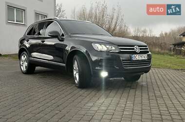 Позашляховик / Кросовер Volkswagen Touareg 2011 в Мостиській